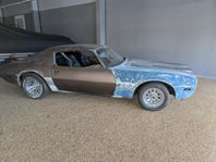 Pontiac Firebird Formula 400 6.6 V8