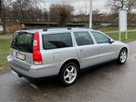 Volvo V70 2.5T AWD Kinetic nyskattad