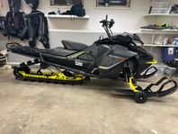 Ski-Doo Summit X 850 