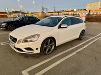 Volvo V60 T4 Momentum R-design 19”