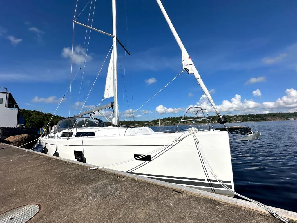 Segelbåt Hanse 388 2024 - Din drömsegelbåt för våren 2025 image