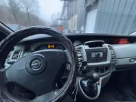 **Defekt** Opel Vivaro Skåpbil 2.9t 2.5 CDTI