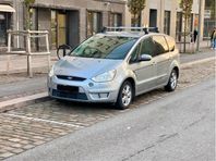 Ford S-Max bensin 7 sittplatser nybesiktigad Sv-s