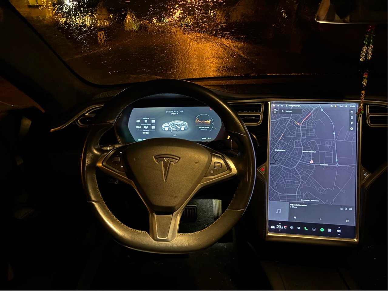 Tesla Model S 75D