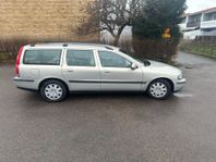 Volvo V70 2.4