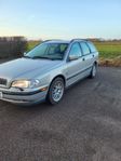 Volvo V40 1.8 bes/skatt/servicebok/automat