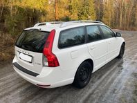 Välskött och fin Volvo V50 1.6 DRIVe Momentum årsmodell 2012