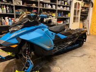 Ski-doo Renegade Backcountry X 850 E-tec 146” 2019