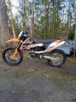 KTM 690 Enduro Motorn är defekt