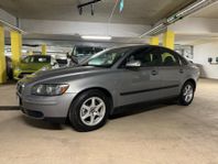 Volvo S40 1.8 125hk Nybesiktad