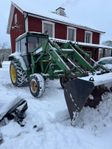 John Deere 2130 med lastare