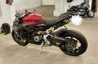 Ducati streetfighter V2