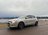 Hyundai i30, en perfekt första bil!