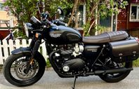 Triumph Bonneville T120 Black