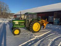 John Deere 2120 m. Snöslunga 