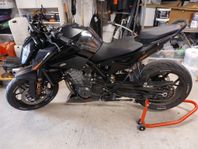 KTM 890 duke "få.mil"