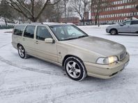 Volvo V70 T5 2.3T 240HK  Nybesikta Samt Skattad