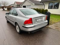 Volvo S60 2.4 Business - Nybesiktad