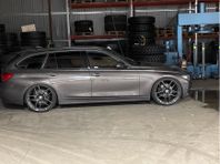 BMW 320D A traktor 