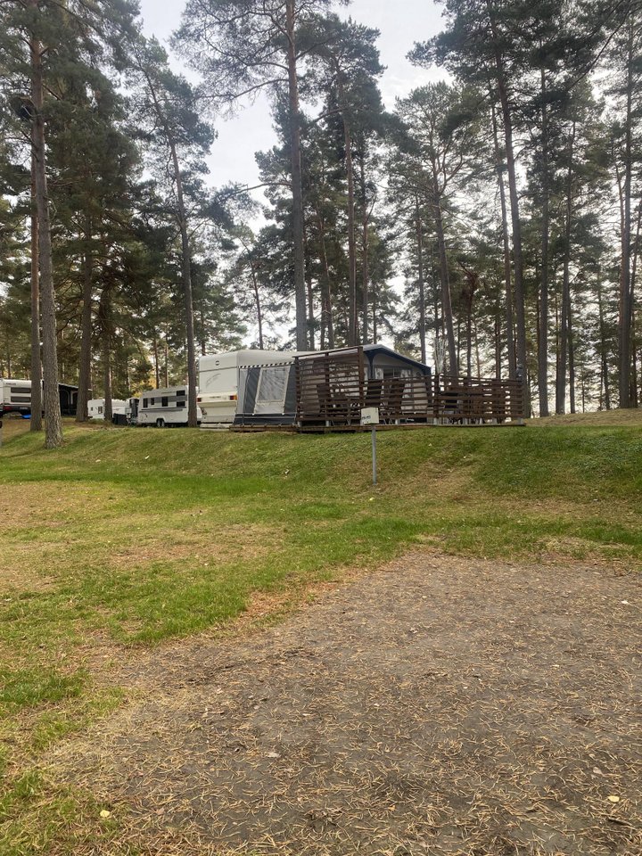 Husvagn på Bomstad högt bra l...