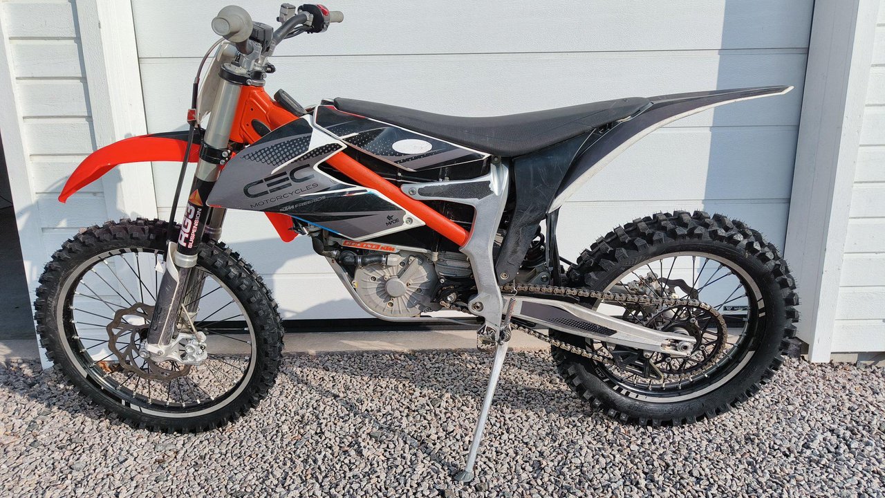 KTM E-SX 2014 DUBBLA BATTERIE...