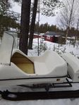 Fin och rymlig pulka, mycket utrymme för packning. Påskpris