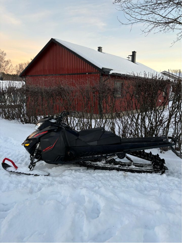 Ski Doo Summit 800 e-tec 