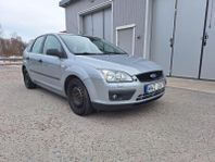 Ford Focus 5-dörrars 1.6 Ti-VCT ENDAST 11.700MIL!!