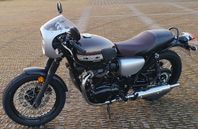 Kawasaki W800 Café Racer 129 mil, utrustning för 12'000kr