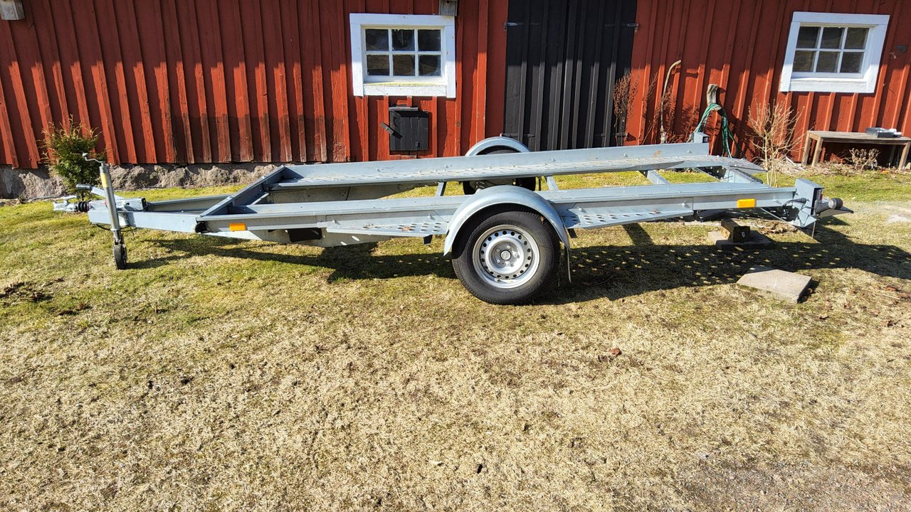 Släp för biltransport, 1500 kg.