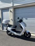 Moped El NIU M+ Sport White