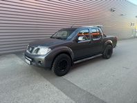 A Traktor Nissan Navara - 14 " Få mil "
