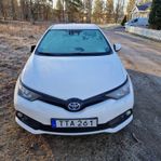 Toyota Auris Hybrid i fint skick