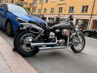 Honda VT750DC Black Widow