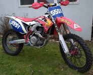 Honda Crf´450 med extra hjul