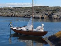 BB11 segelbåt i mahogny