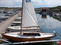 BB11 segelbåt i mahogny