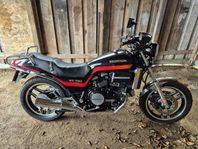 Honda VF750S säljes.