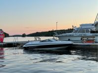 Larson LX850 Bowrider (Mint Condition)