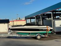 Larson LX850 Bowrider (Mint Condition)