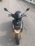 Moped Peugeot kisbee mad black.