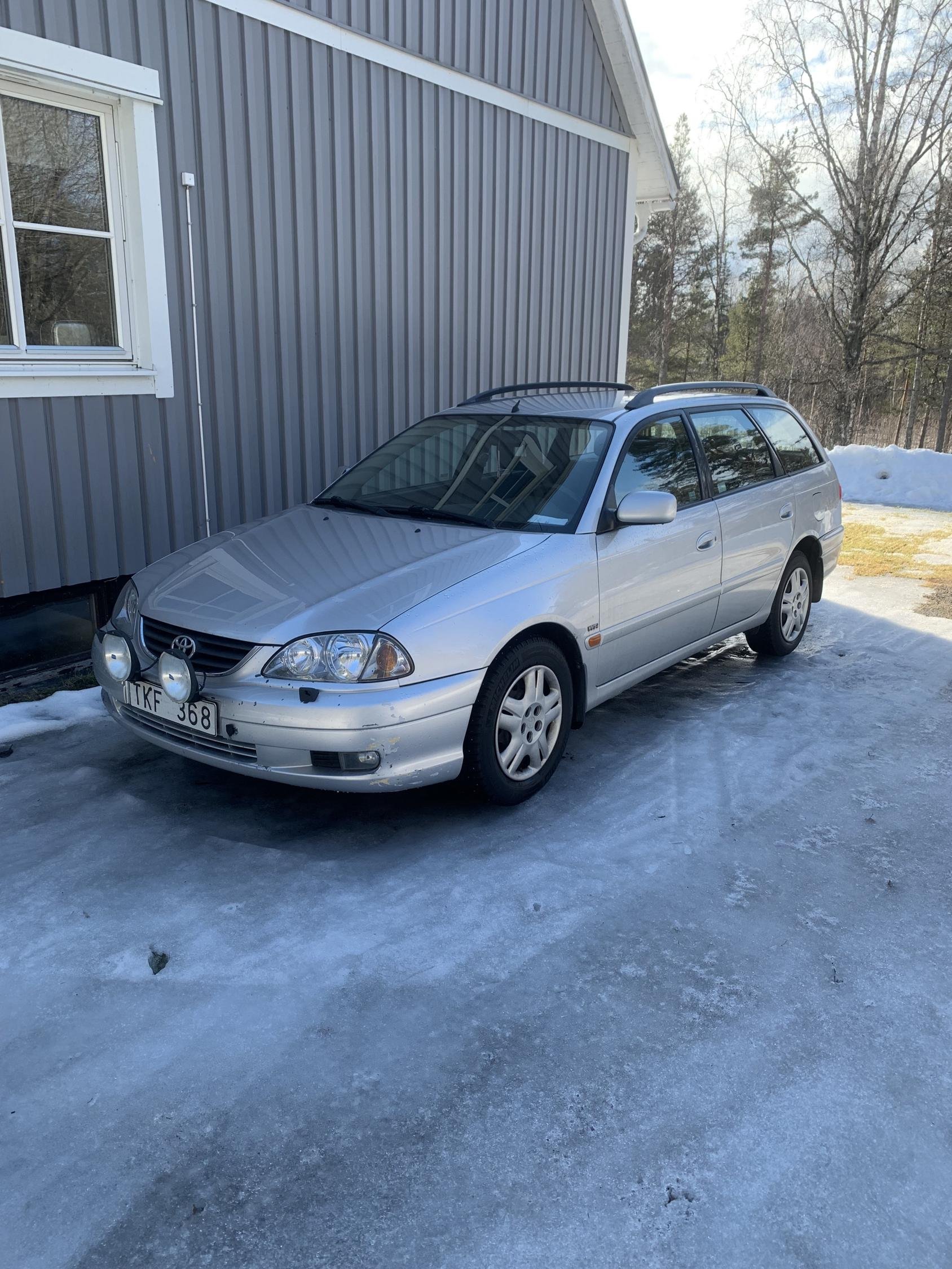 Toyota Avensis Stasjonsvogn 1.8 VVT-i Manuell, 5-trinn, 129hk, 2002
