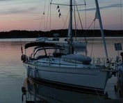 Fräsch Bavaria 44 uthyres, topputrustad, 8-10 pers, 4 hytter