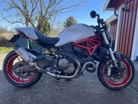 Ducati Monster 821