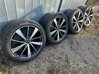 Polestar 2 fälgar med i princip nya sommardäck 19tum