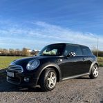 MINI One Euro 6 i fint skick Besiktigad. 10400 mil.