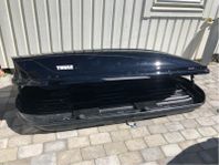 Uthyres: Extra stor takbox Thule + lastbågar