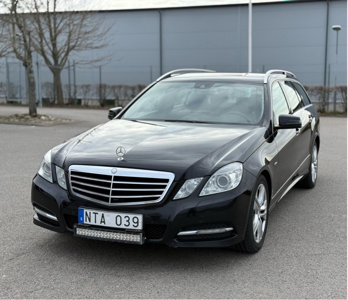 Mercedes-Benz E 200 T CDI Blu...