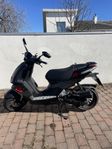 Moped Peugeot Speedfight 4 mattsvart, årsmodell 2019