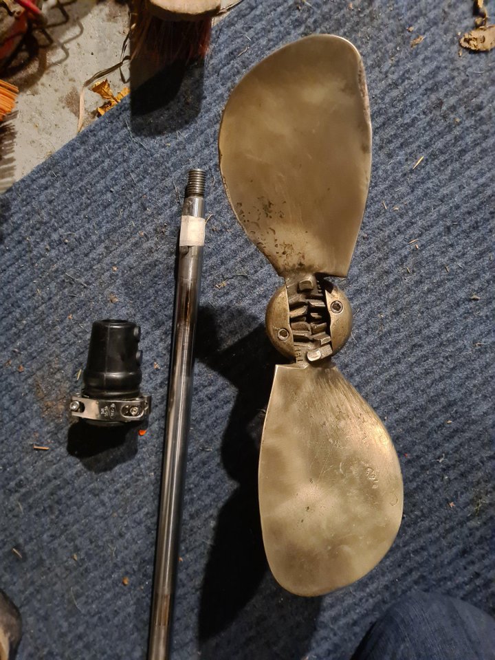 Flexofold propeller 16x11 vän...